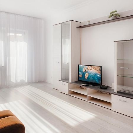 Apartament 2 Camere, Decomandat, In Zona Centrala Bukarest Exteriör bild