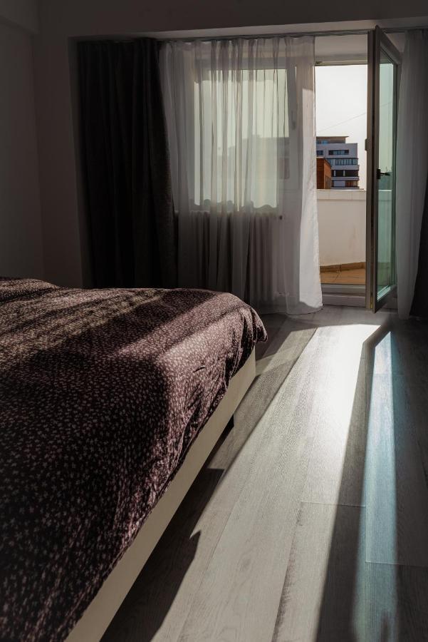 Apartament 2 Camere, Decomandat, In Zona Centrala Bukarest Exteriör bild